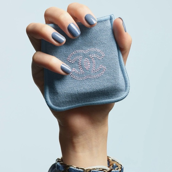 CHANEL COCO DENIM Illuminating Powder - Picture 4 of 5